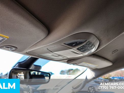 Used 2023 Chrysler Pacifica Touring-L image 62