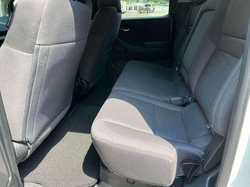 Used 2023 Nissan Frontier SV w/ Technology Package AWD/4WD image 19