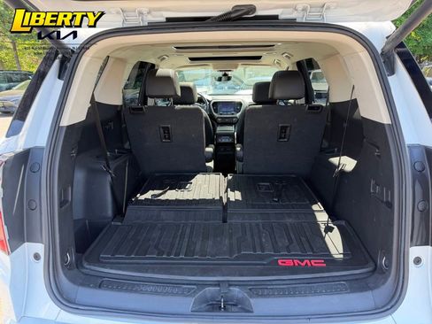 Used 2022 GMC Acadia Denali w/ Denali Ultimate Package AWD/4WD image 11