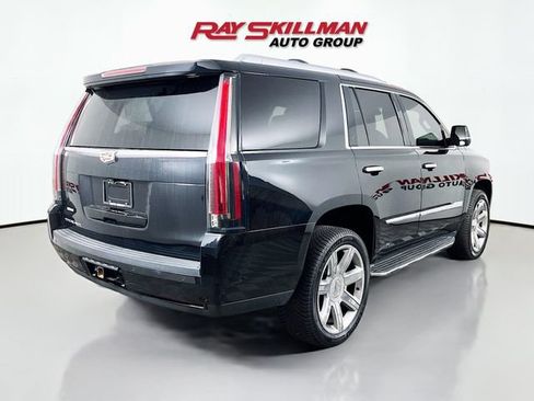 Used 2019 Cadillac Escalade Luxury AWD/4WD image 7