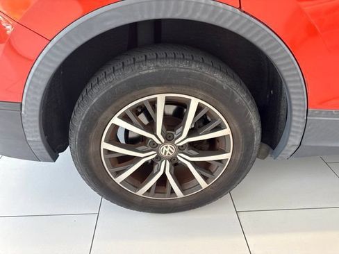 Used 2019 Volkswagen Tiguan SE w/ Panoramic Sunroof Package FWD image 11