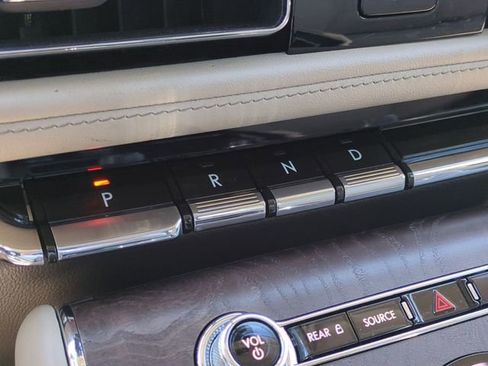 Used 2021 Lincoln Aviator Reserve w/ Equipment Group 202A AWD/4WD image 26