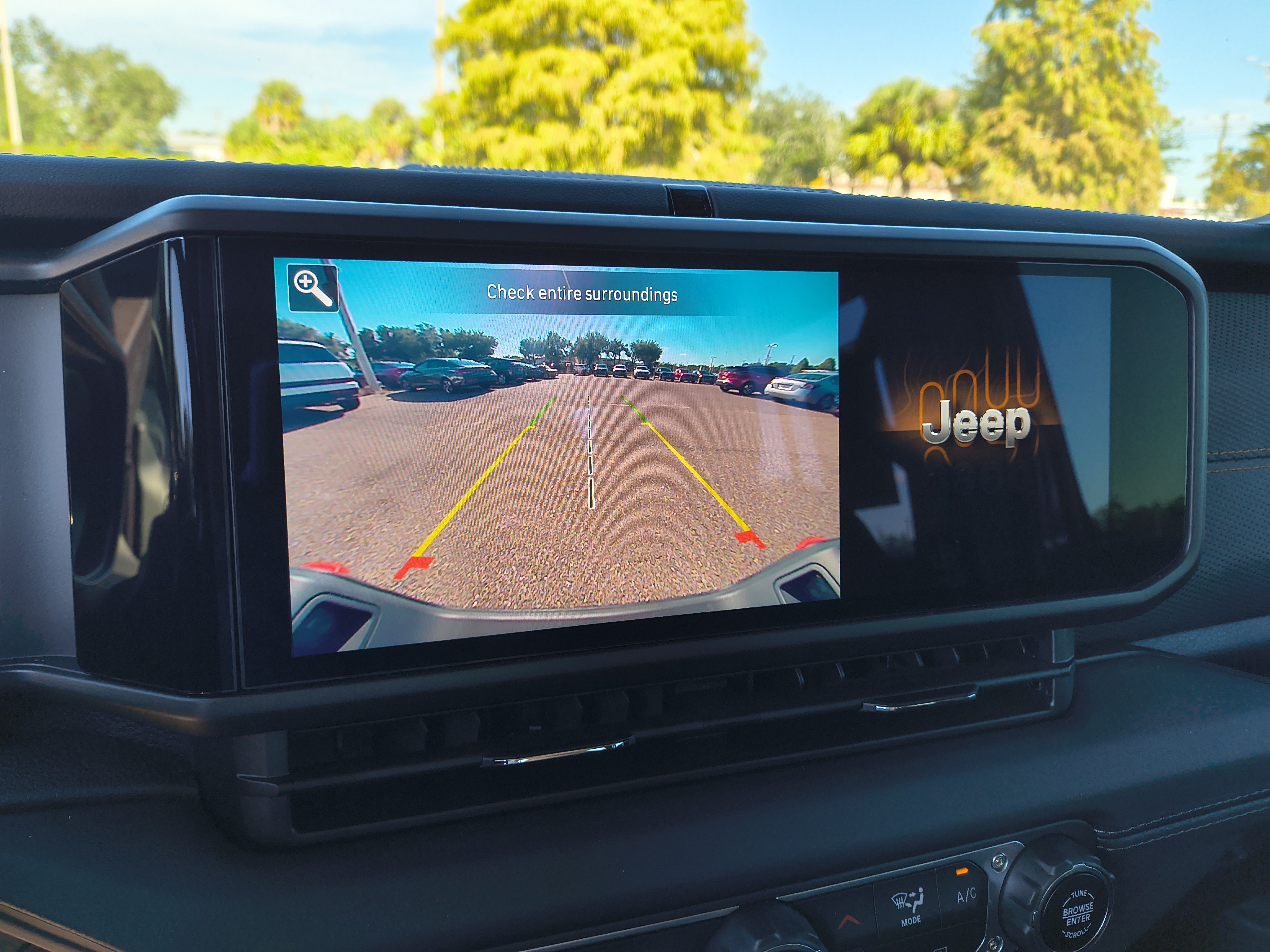 Used 2024 Jeep Gladiator Mojave AWD/4WD image 28