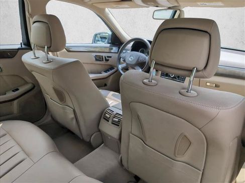 Used 2010 Mercedes-Benz E 550 Sedan image 21