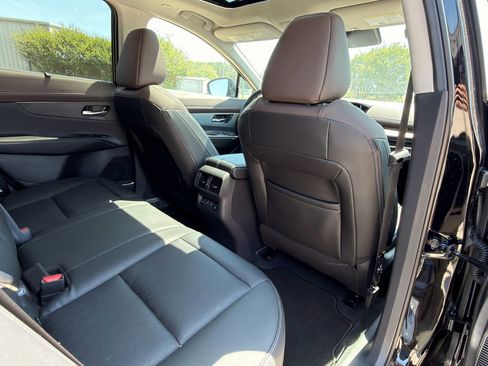 Certified 2026 Nissan Murano Platinum w/ Cargo Package image 18