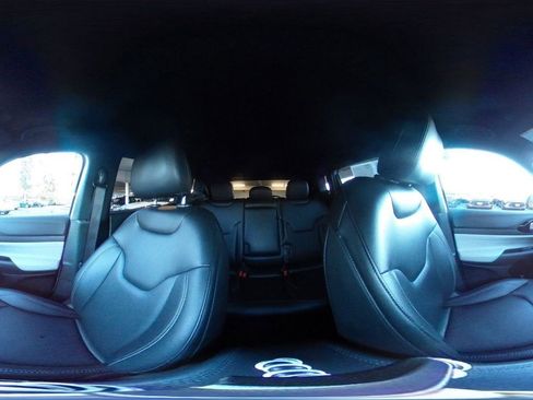 Used 2025 Jeep Compass Limited image 43