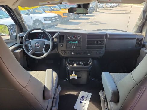 Used 2025 GMC Savana 3500 LT w/ LT Preferred Equipment Group RWD image 12