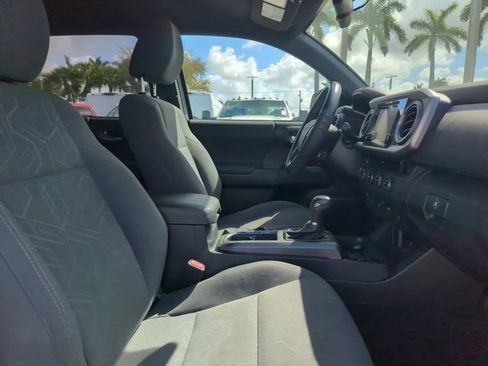 Used 2017 Toyota Tacoma TRD Sport w/ Tow Package (A/T) image 20