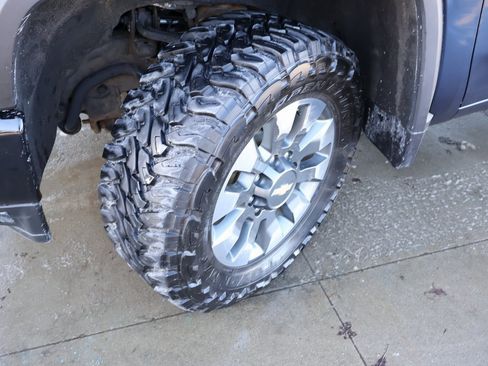 Used 2021 Chevrolet Silverado 2500 Custom w/ Custom Value Package image 36