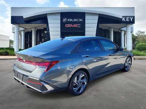 Certified 2025 Hyundai Elantra Sport image 4