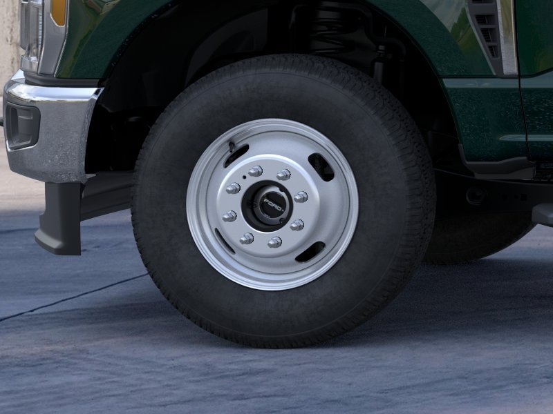 New 2025 Ford F350 4x4 Regular Cab DRW Super Duty image 19
