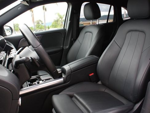 Used 2023 Mercedes-Benz GLA 250 w/ Premium Package image 7