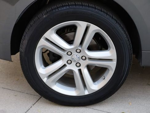 Used 2018 Jaguar F-PACE R-Sport image 40