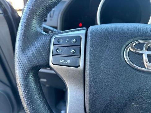 Used 2011 Toyota 4Runner Limited image 19