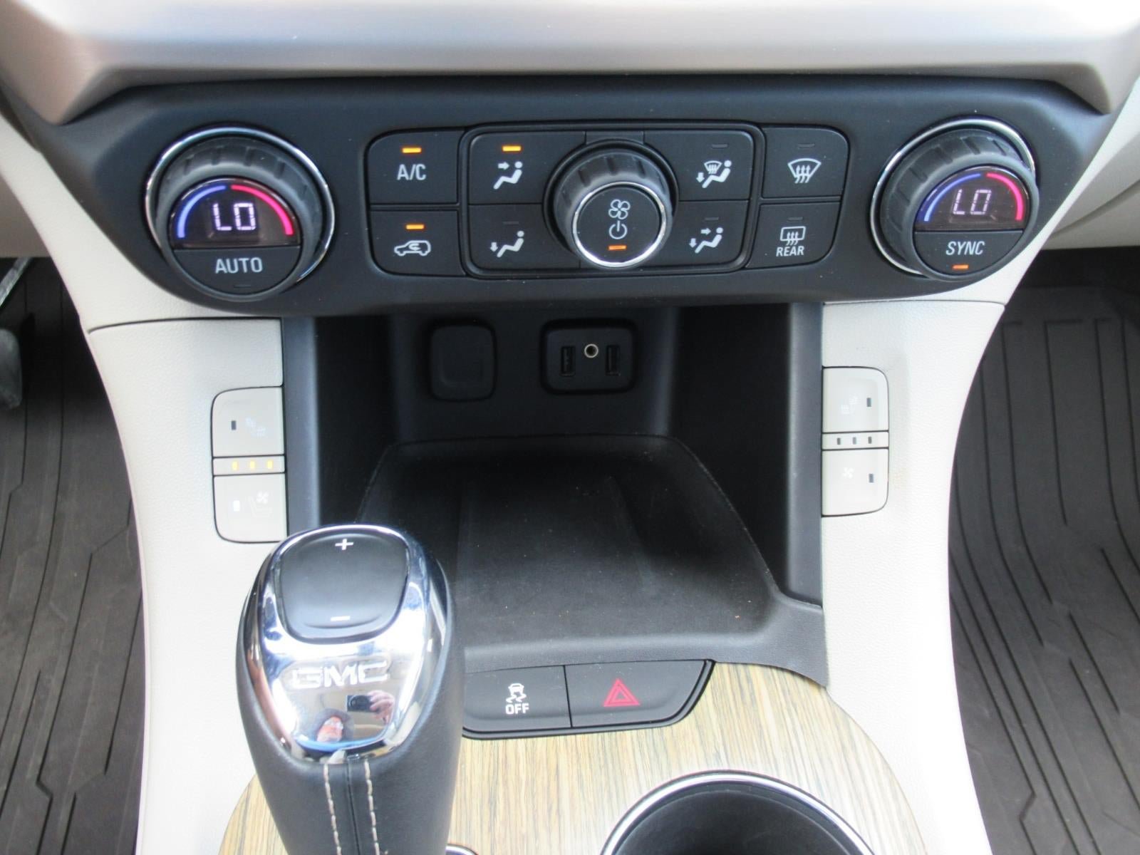 Used 2019 GMC Acadia Denali w/ Technology Package FWD image 31