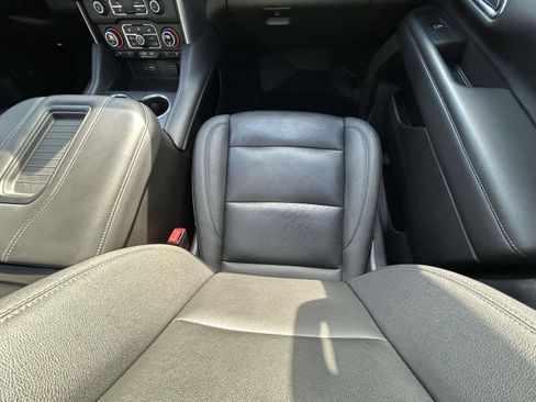 Used 2022 Chevrolet Suburban Z71 w/ Luxury Package image 15