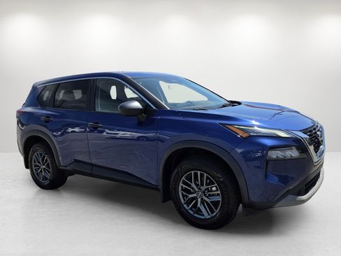 Used 2023 Nissan Rogue S FWD image 3