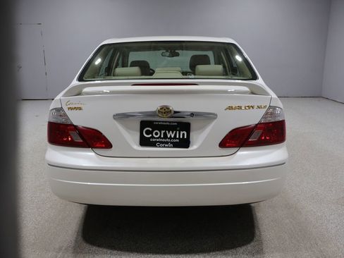 Used 2004 Toyota Avalon XLS image 3