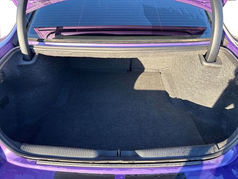 Used 2018 Dodge Charger SRT image 11