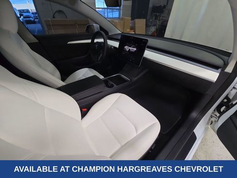 Used 2022 Tesla Model 3 Long Range image 37