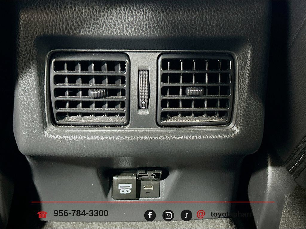 Used 2025 Toyota Camry SE w/ Convenience Package FWD image 23