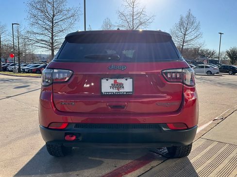 Used 2025 Jeep Compass Trailhawk image 7