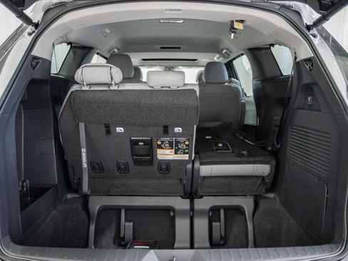 New 2026 Toyota Sienna XLE FWD image 9