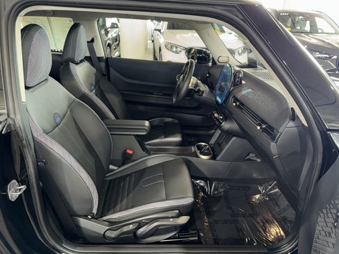 Used 2025 MINI Cooper S FWD image 10