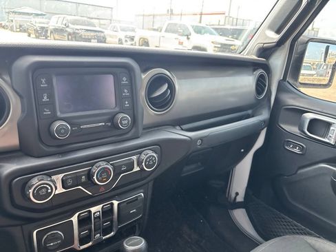 Used 2020 Jeep Gladiator Sport w/ Quick Order Package 24S AWD/4WD image 12