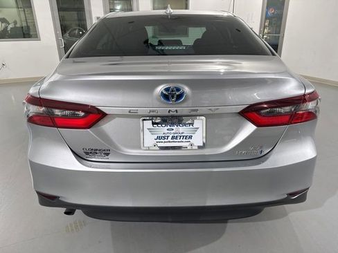 Used 2022 Toyota Camry LE image 9