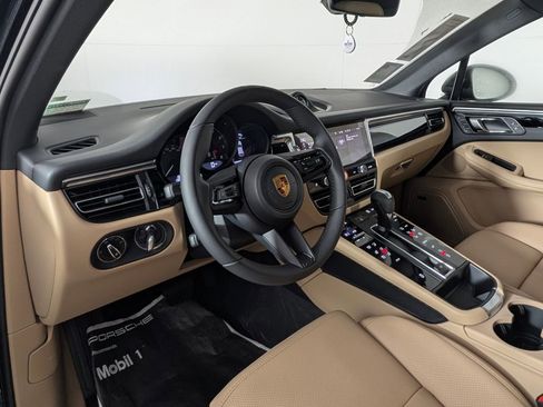New 2026 Porsche Macan image 4