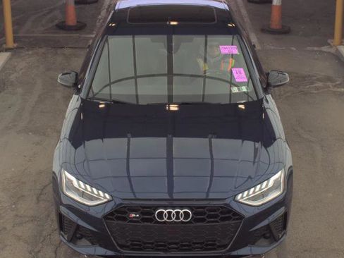 Used 2021 Audi S4 Premium Plus w/ Premium Plus Package image 2