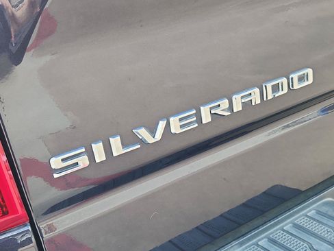 Used 2022 Chevrolet Silverado 1500 Custom RWD image 30