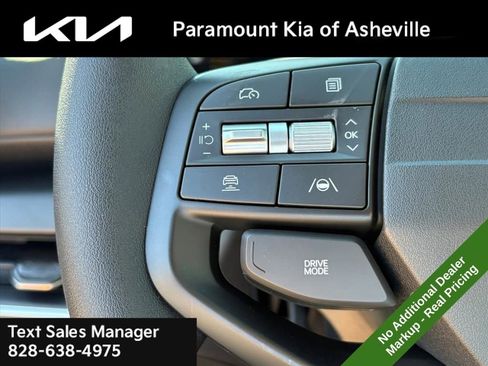 New 2025 Kia K4 LXS image 24