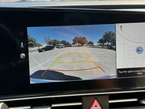 Used 2025 Hyundai Elantra Limited image 17