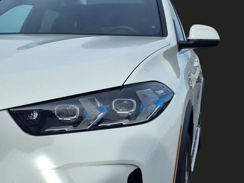 Used 2024 BMW X5 xDrive50e image 31