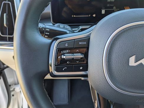 Certified 2025 Kia Sorento S w/ Panoramic Sunroof Package image 30