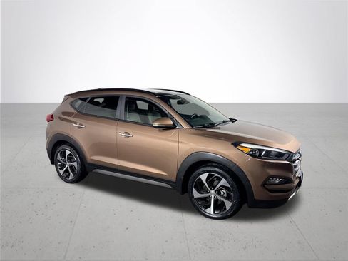 Used 2016 Hyundai Tucson Limited w/ Option Group 03 FWD image 4