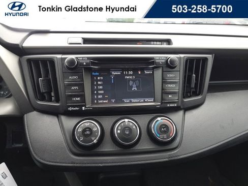 Used 2017 Toyota RAV4 LE image 17