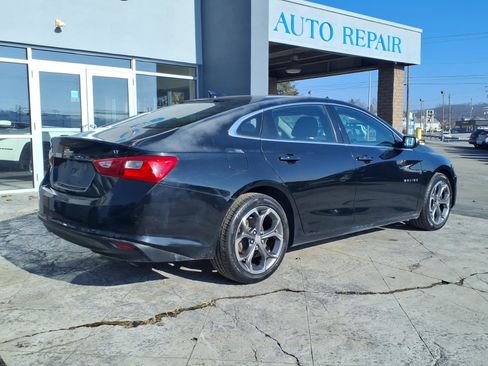 Used 2017 Chevrolet Malibu LT image 3
