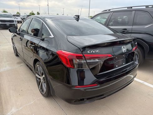 Used 2022 Honda Civic Touring image 5