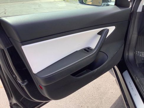 Used 2019 Tesla Model 3 Standard Range Plus RWD image 28