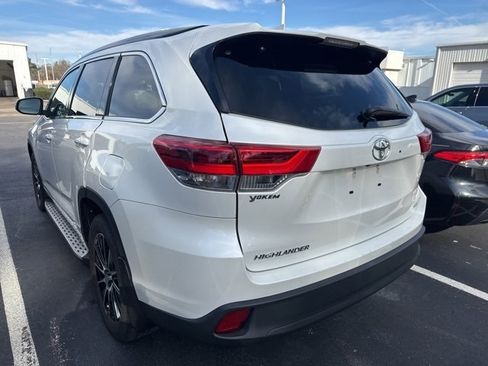 Used 2017 Toyota Highlander XLE image 11