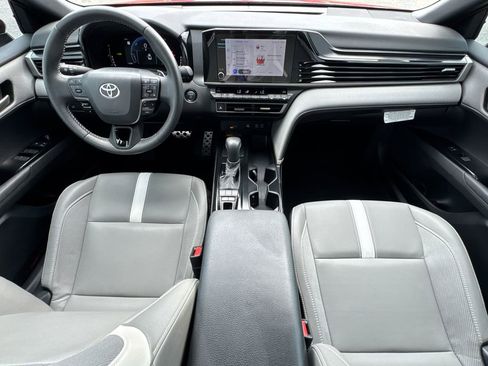 Used 2025 Toyota Camry SE w/ Convenience Package image 22