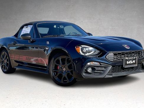 Used 2018 FIAT 124 Spider Abarth w/ Convenience Group image 19