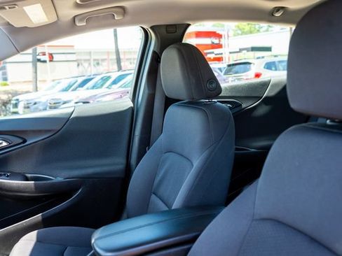 Used 2021 Chevrolet Malibu LT FWD image 32