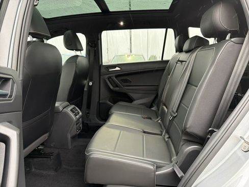Used 2021 Volkswagen Tiguan SE R-Line FWD image 13