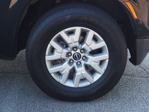 Used 2023 Nissan Frontier SV RWD image 10