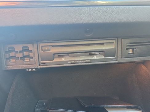 Used 2017 Volkswagen Golf R 4-Door image 33