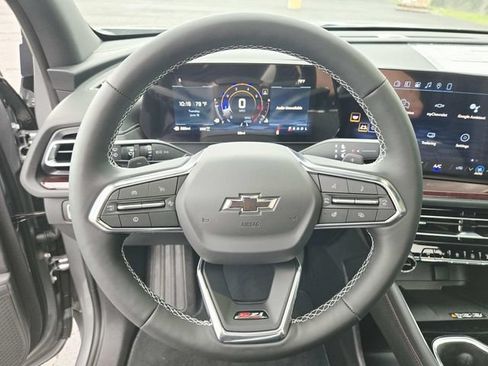 New 2026 Chevrolet Traverse Z71 w/ Driver Confidence Package AWD/4WD image 19